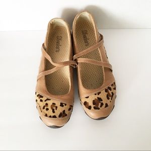 Skechers Ladies Leopard Flats Size 9